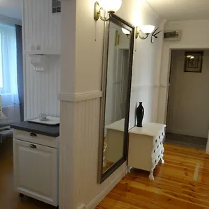 Biały 6-8 Osób Dostawka Apartament